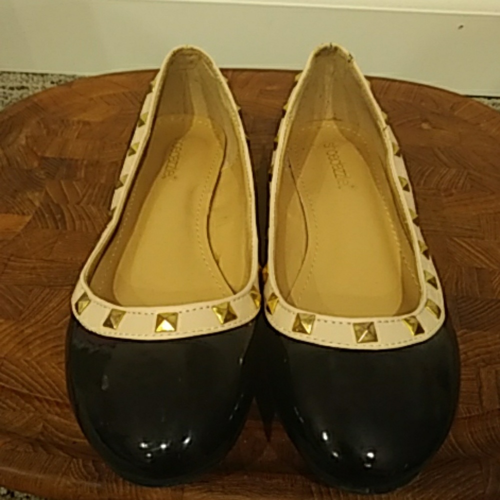 Black and gold flats, size 7